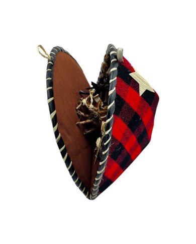 African Shuka Black Red Buffalo Clamshell Nativity